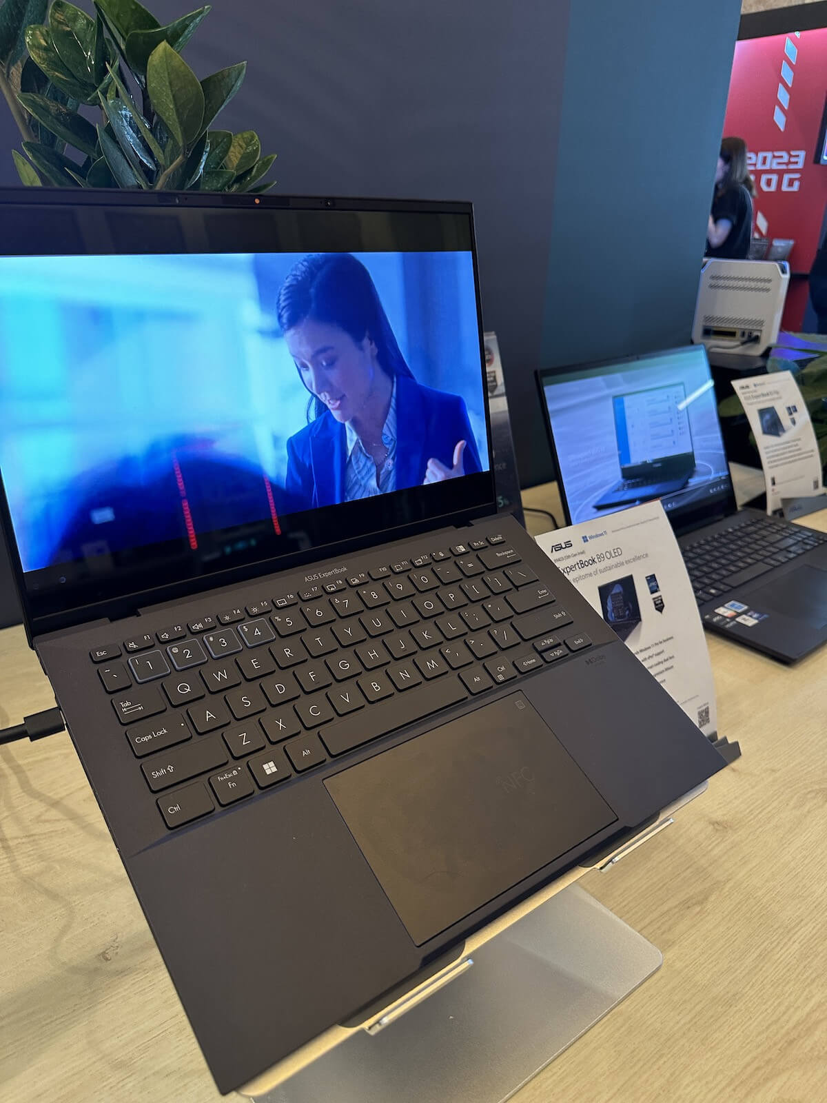 CES 2023:ExpertBook B9 OLED,το επαγγελματικό Laptop της ASUS|G BLOG